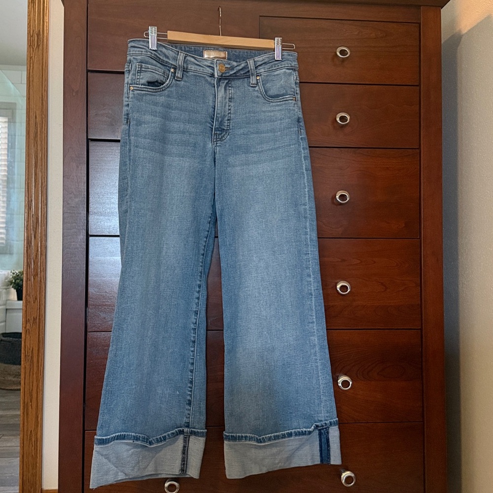 Kut from the Kloth Meg Wide-Leg Cuffed Women’s Jeans in color charming - Picture 5 of 10